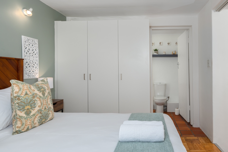 1 Bedroom Property for Sale in Vredehoek Western Cape